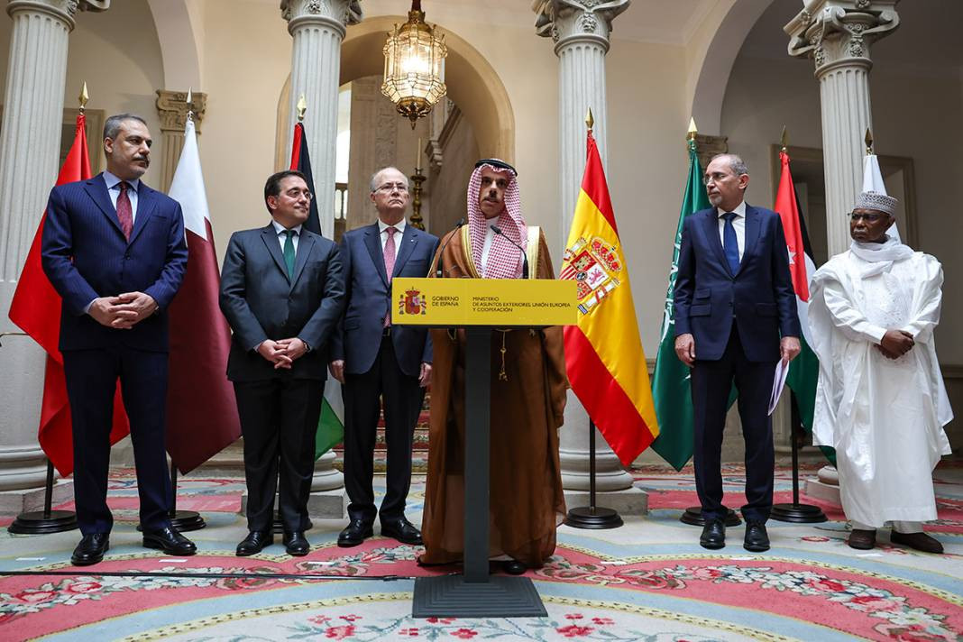 Fidan İspanya'da Gazze Temas Grubu üyeleriyle bir araya geldi - Resim: 4